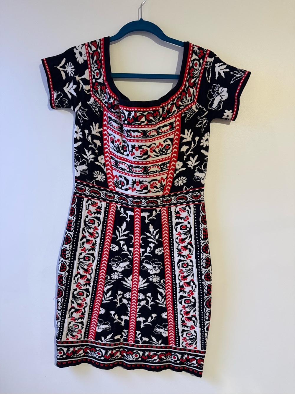 Chelsea & Violet Black, Red & White Floral Knit Dress